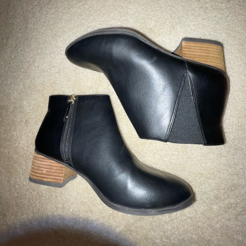 Dr. Scholl's Black Leather Ankle Booties with Stacked Heel